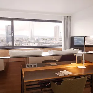 https://wyndham-grand-frankfurt.frankfurtammainhotels.com
